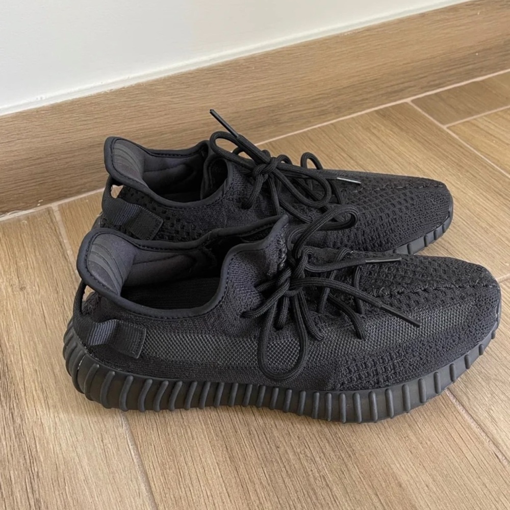 Yeezy boost 350 v2 onyx